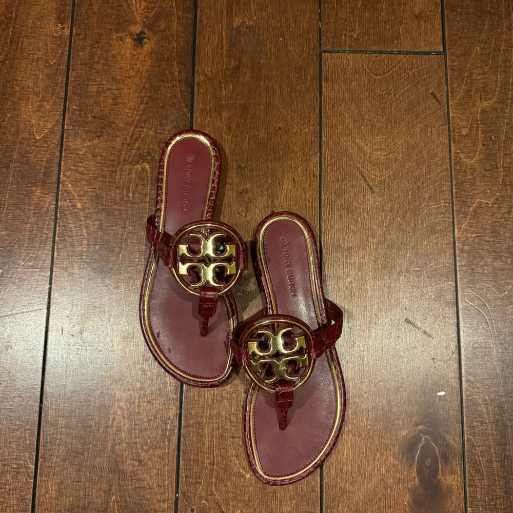 MILLER METAL LOGO SANDAL